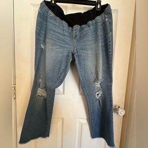 Old navy maternity jeans, straight, cropped with full panel. Distressed